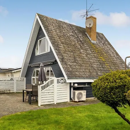 Feriehus Awesome In With House A Panoramic View *