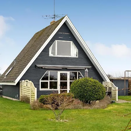 Three-bedroom In Дом отдыха