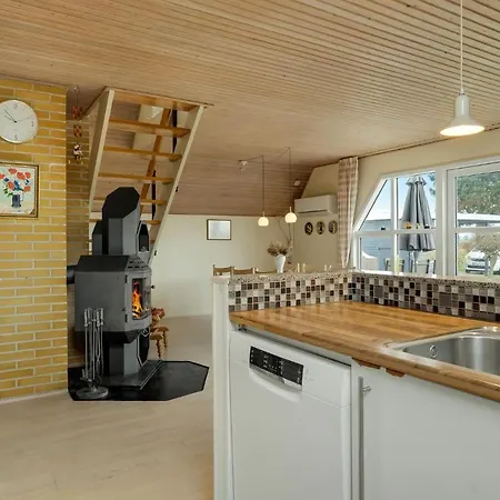 Awesome In With House A Panoramic View *