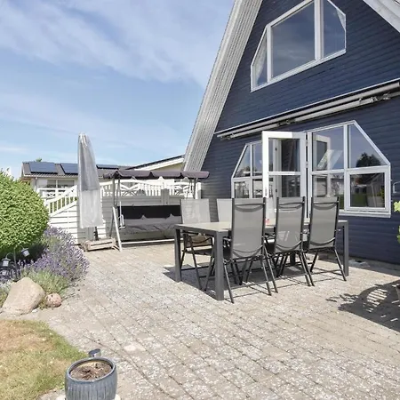 Feriehus Awesome In With House A Panoramic View